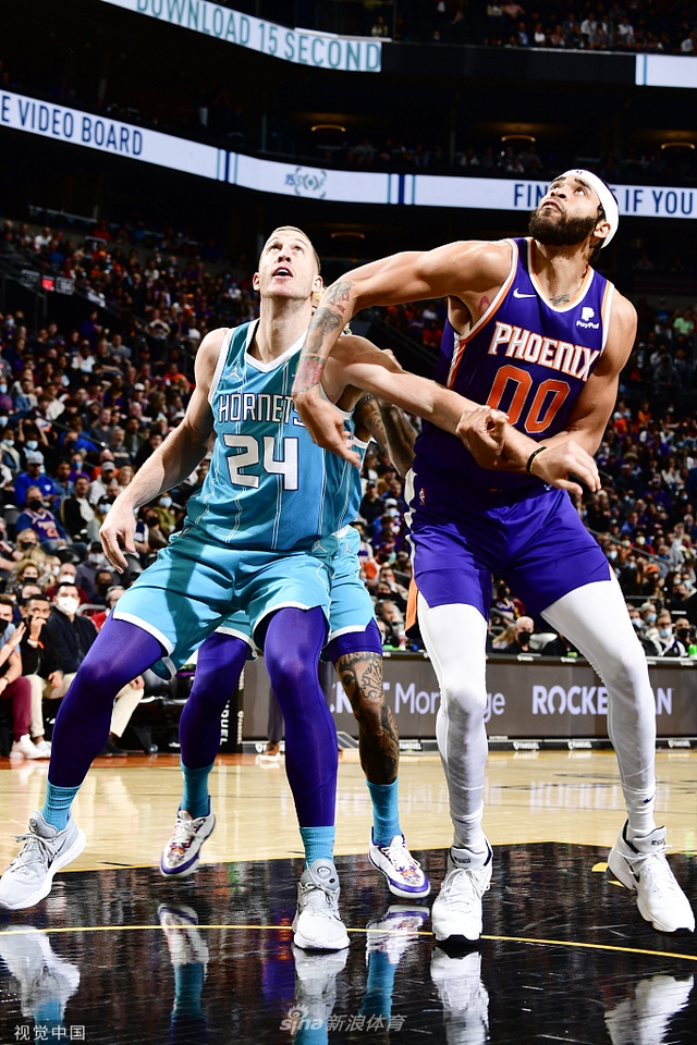 转攻的长传 转攻的长传